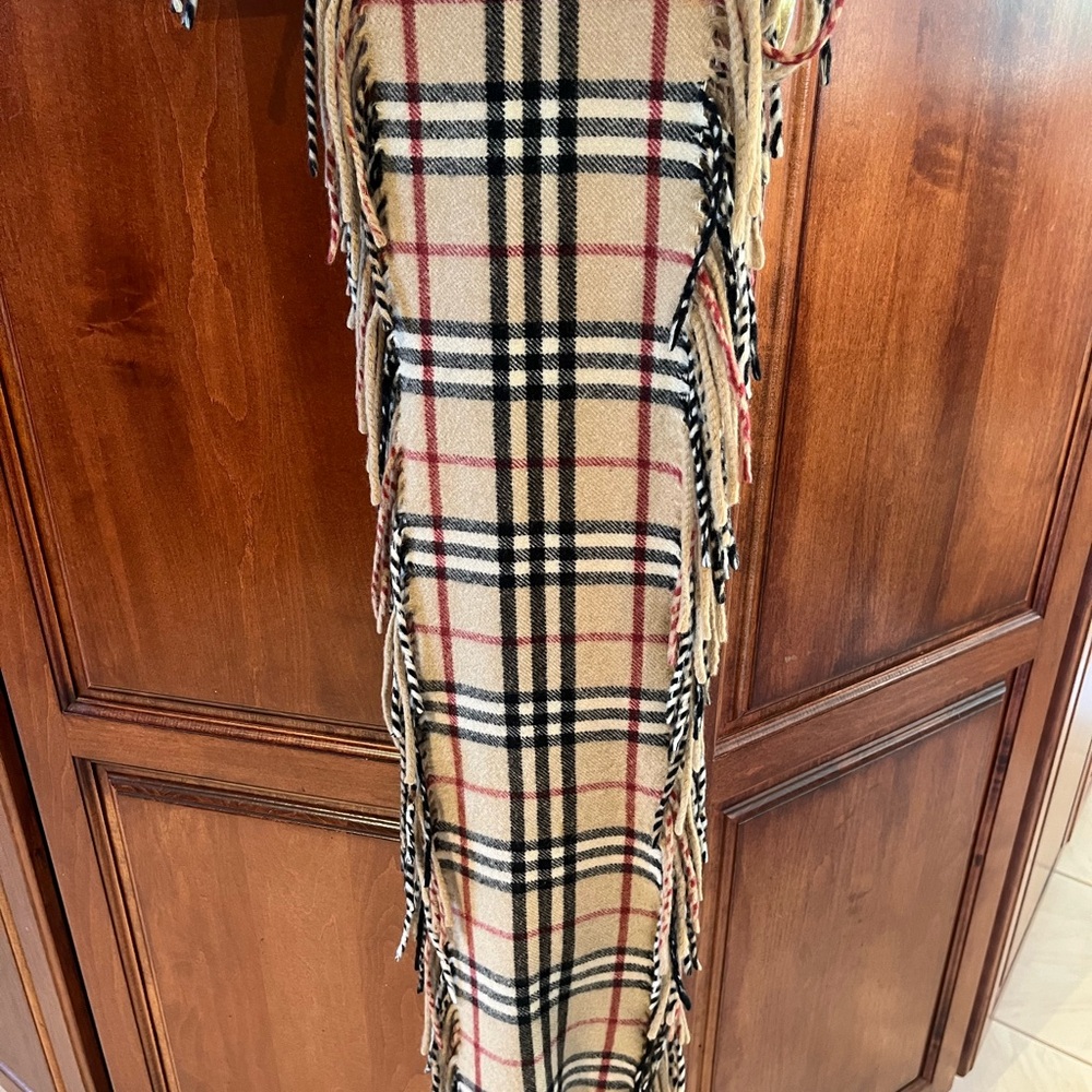 Burberry 100% Cashmere Fringed Scarf - Picture 8 of 9